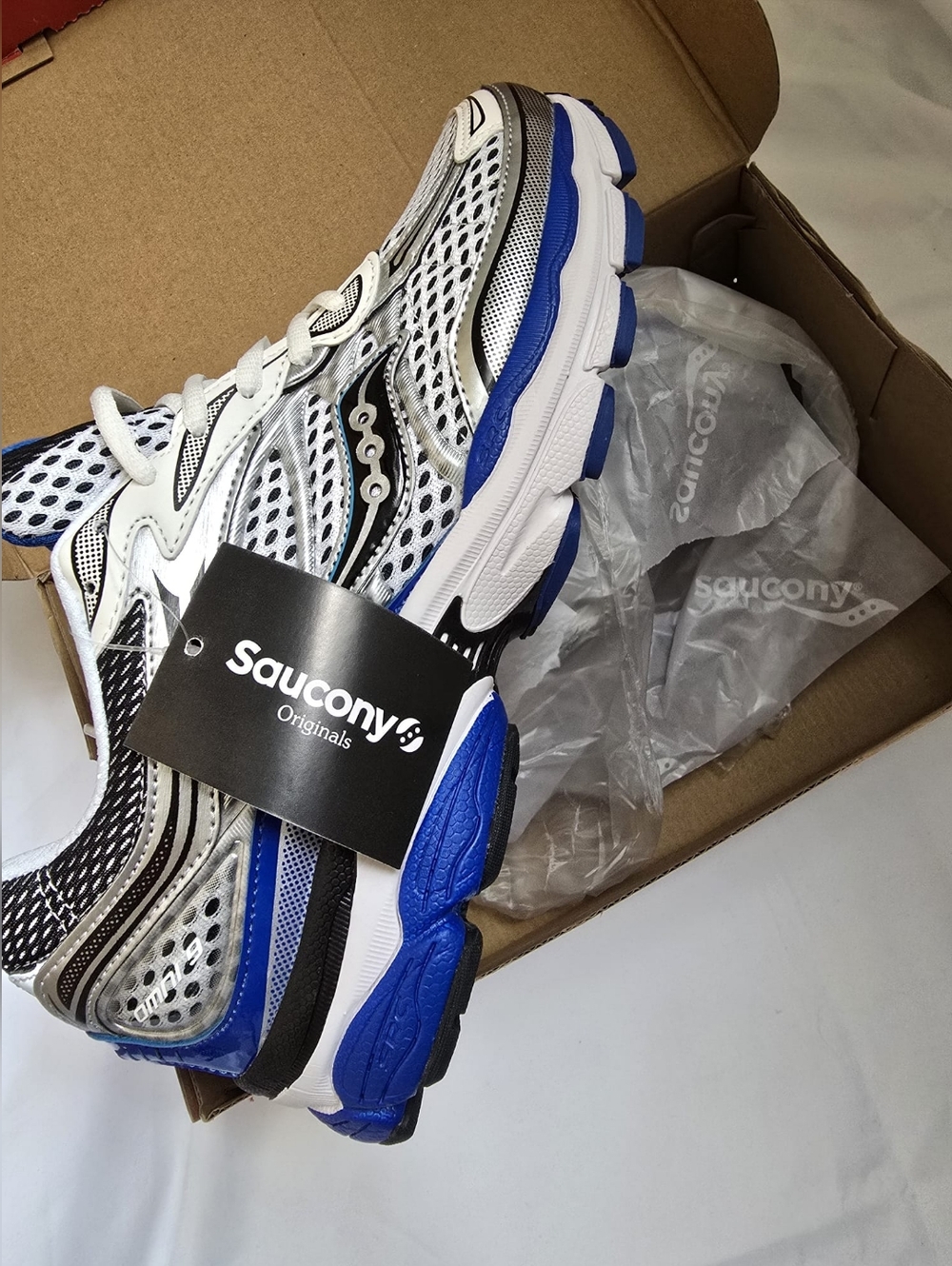 Saucony Men’s Running Sneakers | White Blue | Brand New Sold